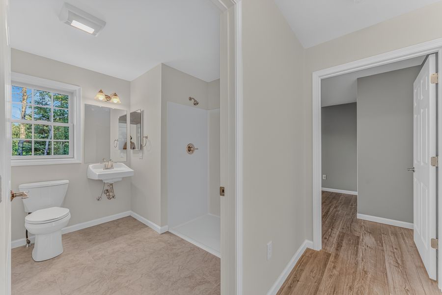 Main-level bath